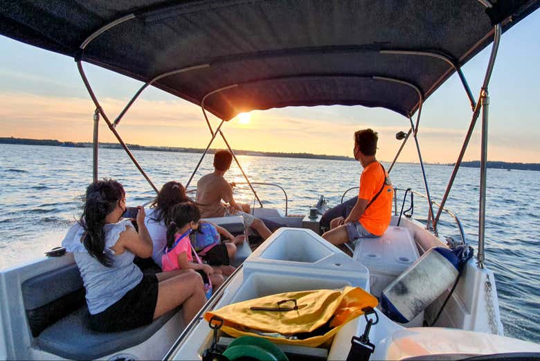 Admirando el atardecer