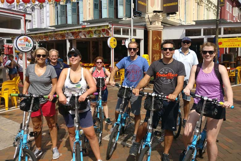 Enjoying the Singapore bike tour