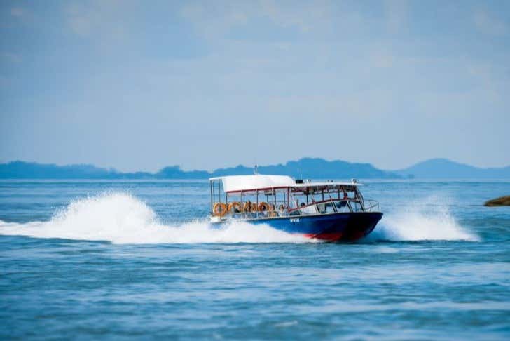 Navegando pelo estreito de Singapura