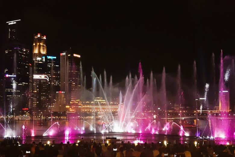 Singapur de noche es un espectáculo