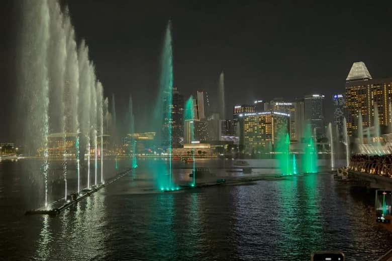 Admirez le spectacle son et lumière à Marina Bay
