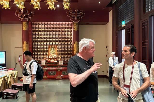 Visitez l'intérieur des temples