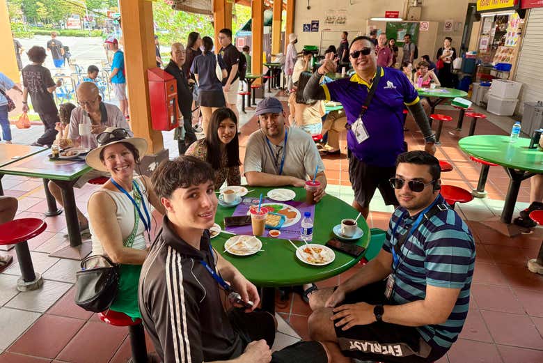 Try traditional dishes in Chinatown