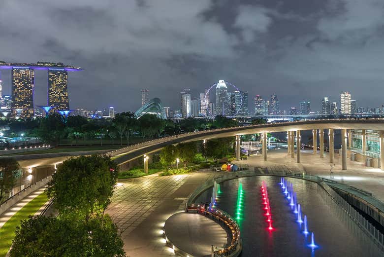 Panoramica di Singapore di sera