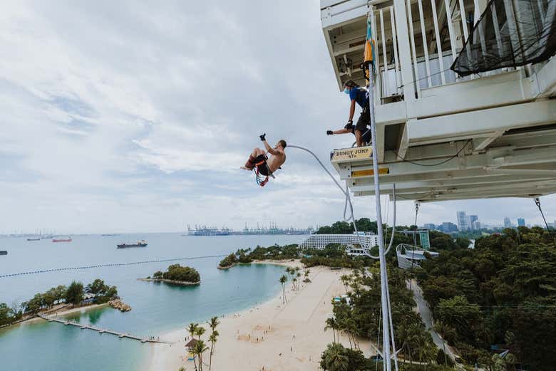 Bungee jumping