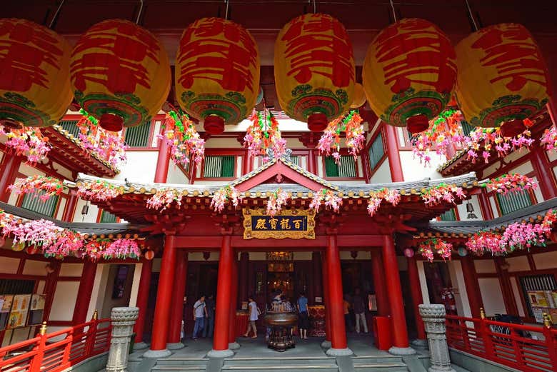 A colourful temple in Chinatown