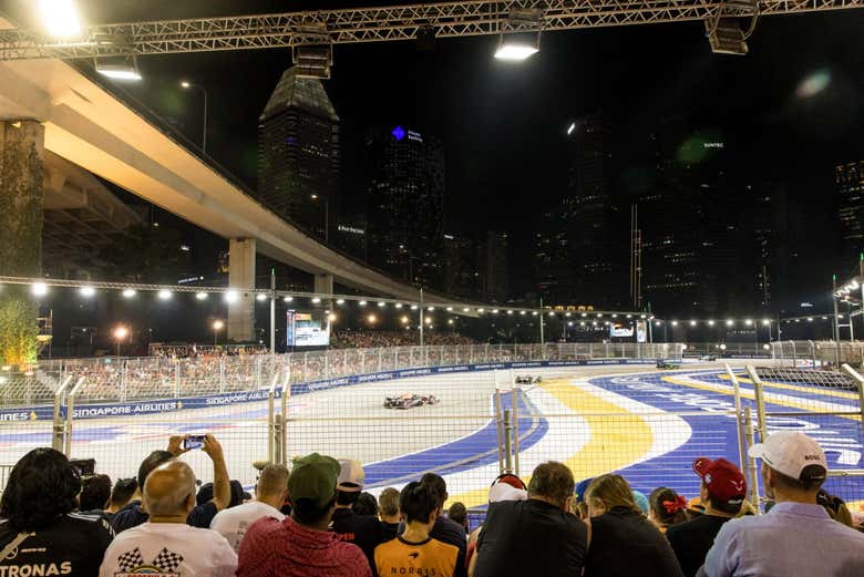 Viendo la carrera desde una de las curvas