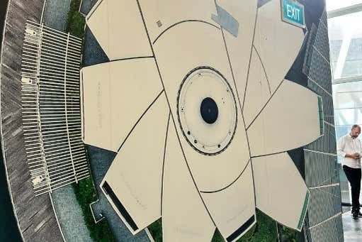 Vista aérea de uma maquete do Museu ArtScience em Singapura