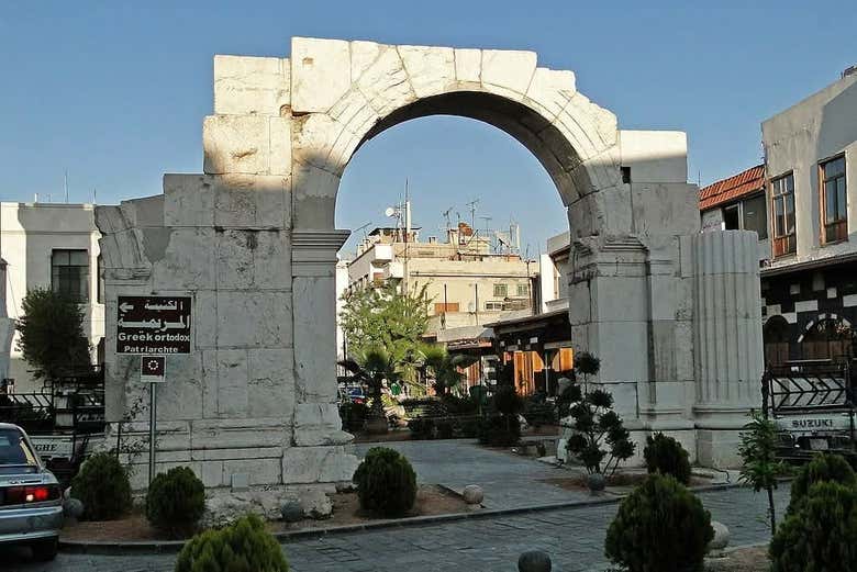 Monumento en la Calle Recta 