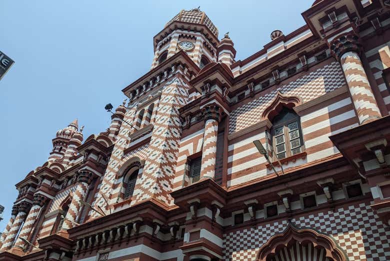 Admire the striking red-and-white facade of Colombo's Red Mosque