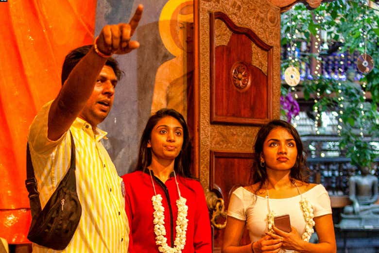 Discovering lively Colombo by tuk-tuk