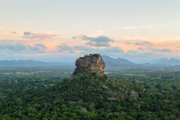 Escursione privata a Sigiriya e Dambulla
