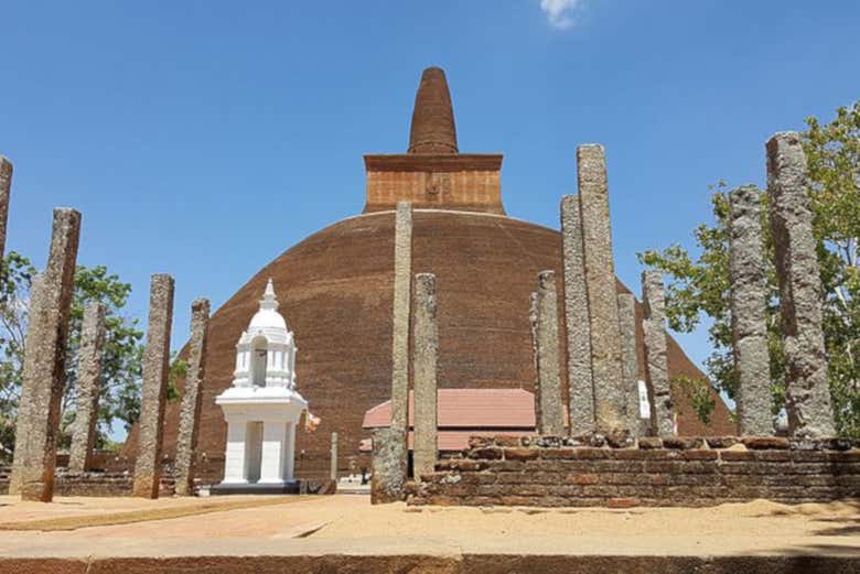 Abhayagiri Stupa