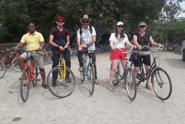 Listos para explorar Polonnaruwa en bici