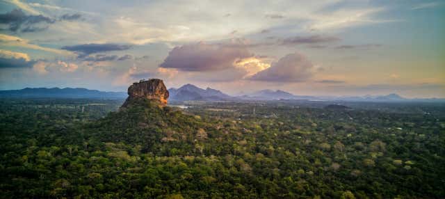 Tour privado por Sigiriya e Hiriwadunna