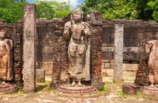 Tour privado por Sigiriya, Polonnaruwa y Medirigiriya