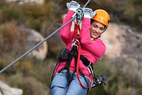 Descendo pela tirolesa