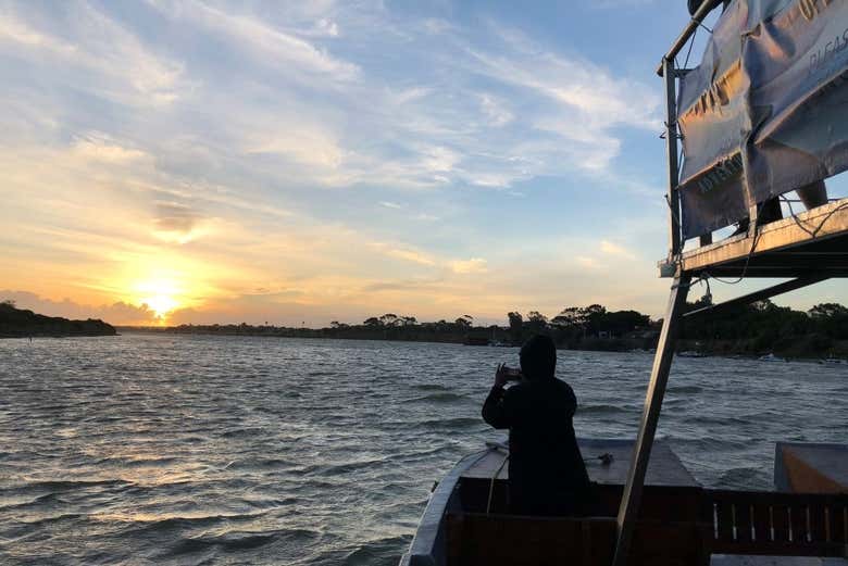 Vue du coucher du soleil depuis le bateau