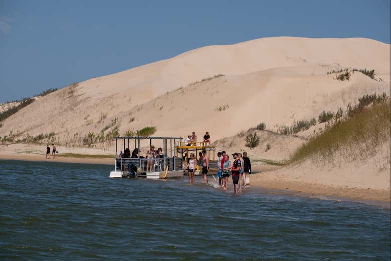 Arrivée du bateau aux dunes