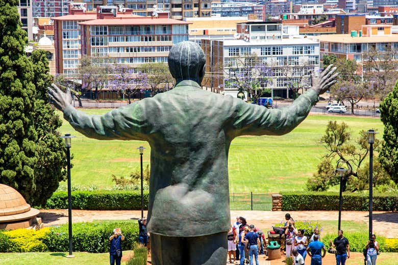 Sculpture en hommage à Nelson Mandela à Pretoria