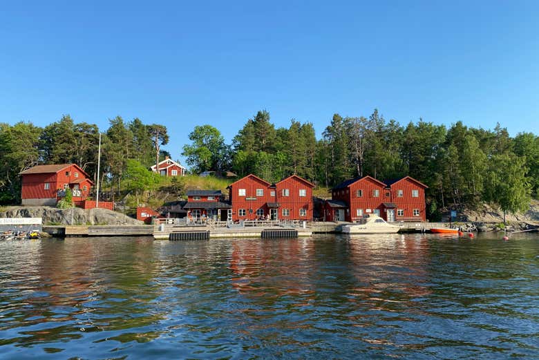 See the traditional houses from the water