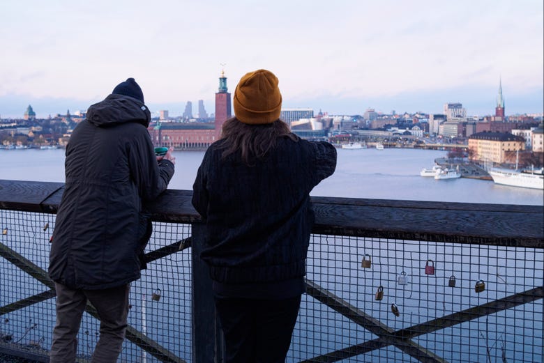 Pareja de turistas en Södermalm