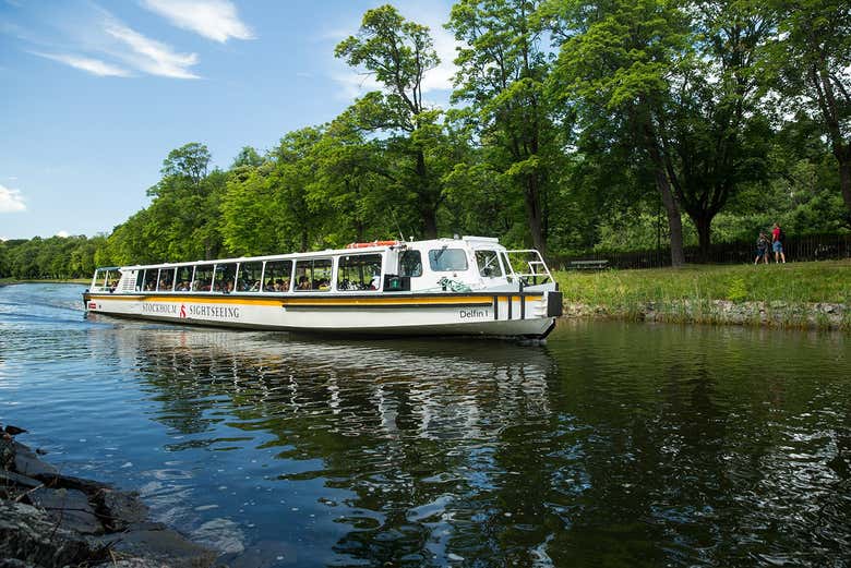 Barca Royal Canal