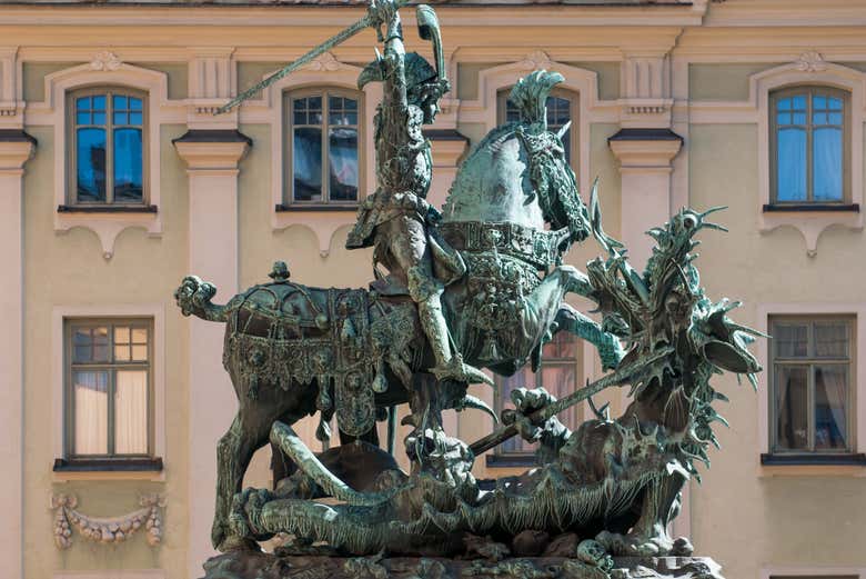 Statua di San Giorgio e il Drago