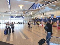 Interior do Aeroporto de Skavstav
