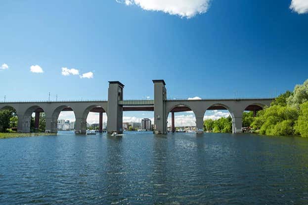 Ruta bajo los puentes de Estocolmo
