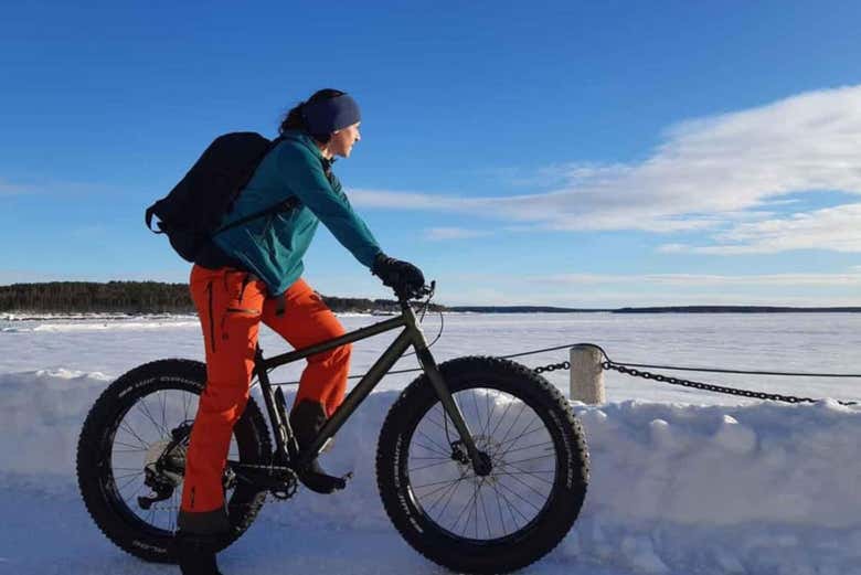 Pedaleando sobre nieve