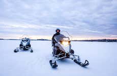 Paseo en moto de nieve por Luleå