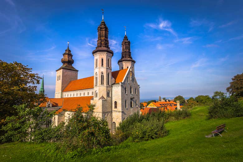 Panorâmica da catedral de Visby em um dia ensolarado