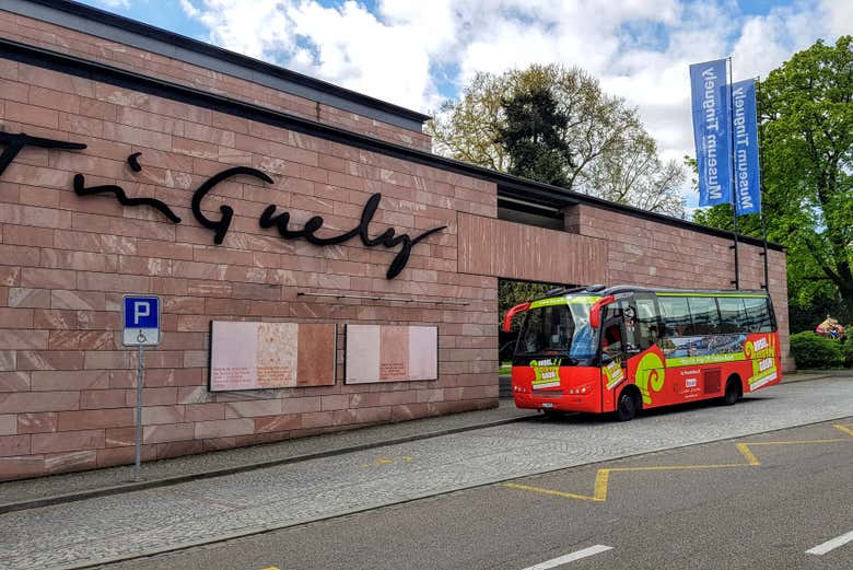 Una delle fermate sarà di fronte al Museo Tinguely