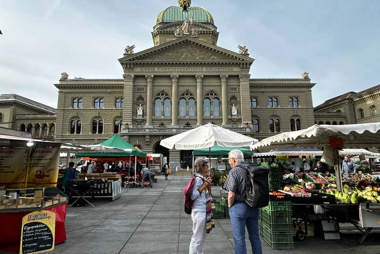 El Palacio Federal de Suiza desde la Bundesplatz
