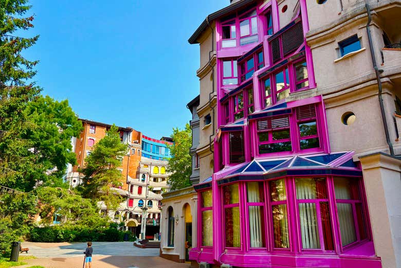 Bâtiment à la façade rose dans Genève