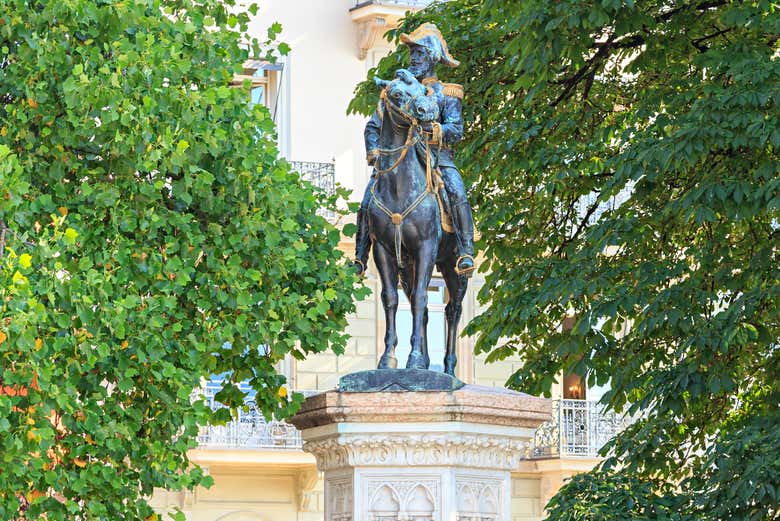 Estatua Ecuestre del Duque en Quai du Mont-Blanc