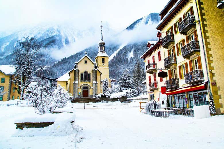 Iglesia de San Miguel, en el centro de Chamonix