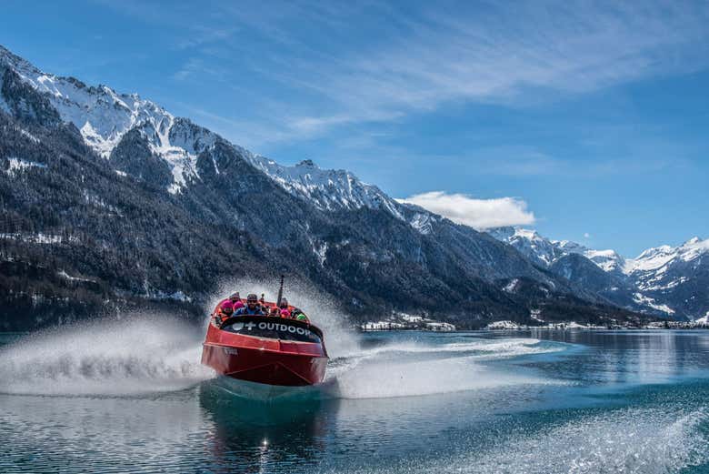Vous pourrez apercevoir les Alpes bernoises depuis le bateau