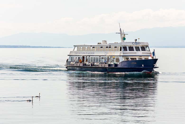 Atravessando as águas do lago Leman