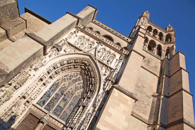 Acercándonos a la catedral de Lausana