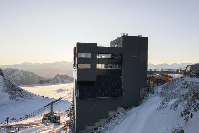 Chegada de teleférico em Scex Rouge