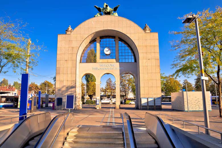 L'arche devant la gare de Lucerne