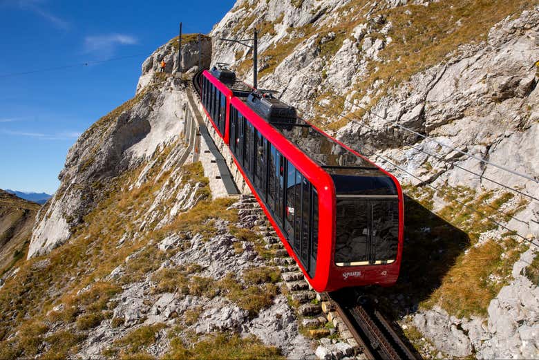 Viajaréis en el tren cremallera más empinado del mundo
