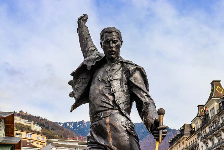 Detalle de la escultura de Freddie Mercury en Montreux