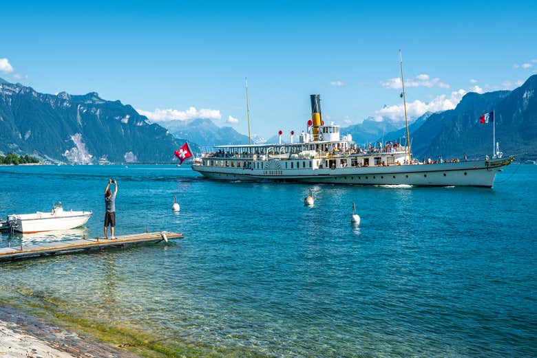 Passeio de barco saindo de Vevey