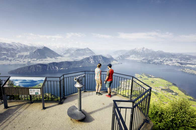 Disfrutando de los paisajes del monte Rigi