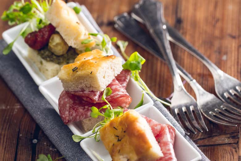 Tapa de embutidos típicos suizos