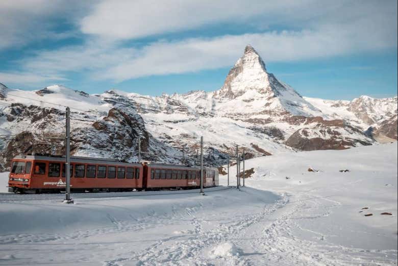 Vistas del monte Cervino desde el tren