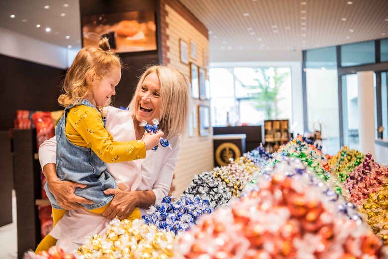 Visitando la tienda del Museo Lindt